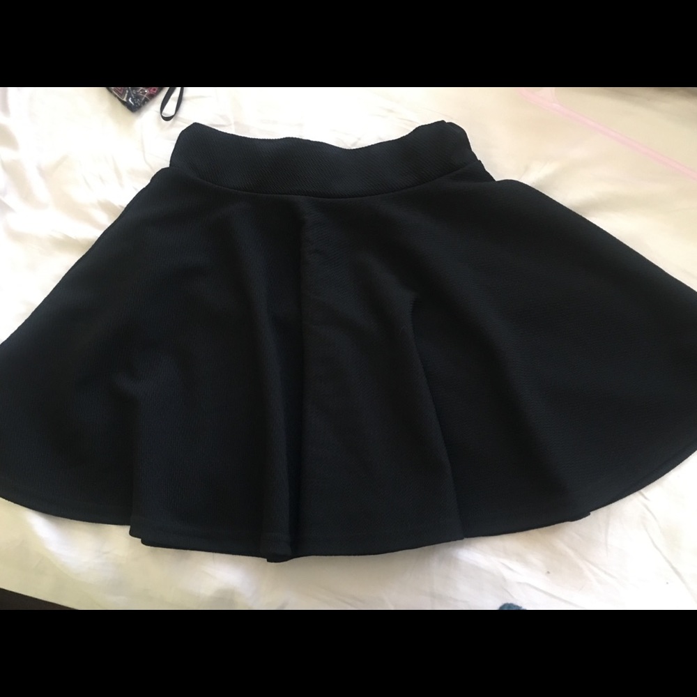 Basic black skirt